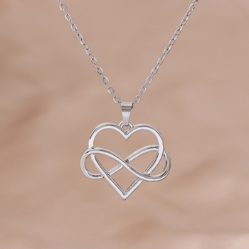 Vienos dalies madingas paprastas 8 simbolių meilės pakabukas su tuščiaviduriu karoliais, raktikaulio grandinėle ir atvirukų damos karoliais