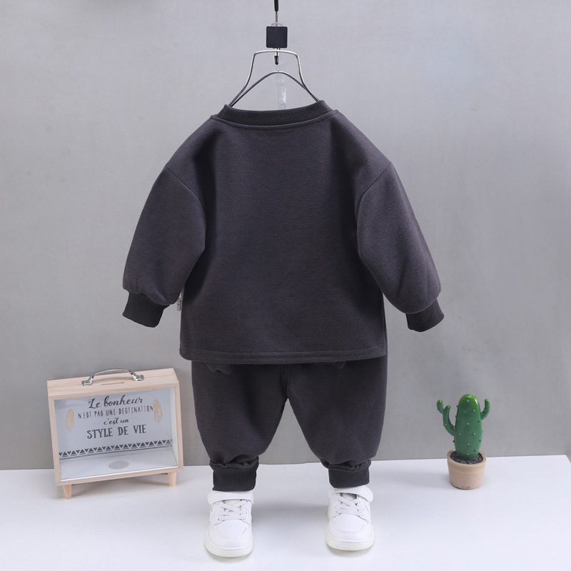 23 proljetna i jesenska dječja odjeća nova dječja crtana džemper od dva dijela dugih rukava za dječake korejski stil odijelo veleprodaja