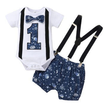 Διασυνοριακά βρεφικά ρούχα για μωρά με κοντό μανίκι για αγόρια, σετ σορτς με τιράντες και παπιγιόν γενεθλίων