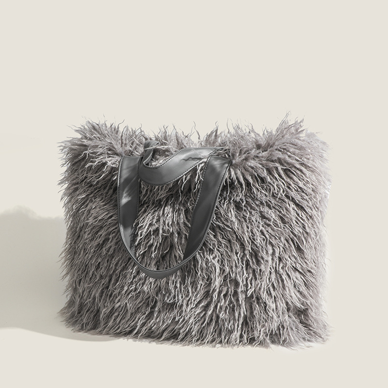 2024. aasta sügis-talv uus kvaliteetne laisa stiiliga suure mahutavusega kandekott, mis sobib ideaalselt plüüsist ühe õla kaasaskantava kaenlaaluse kotiga