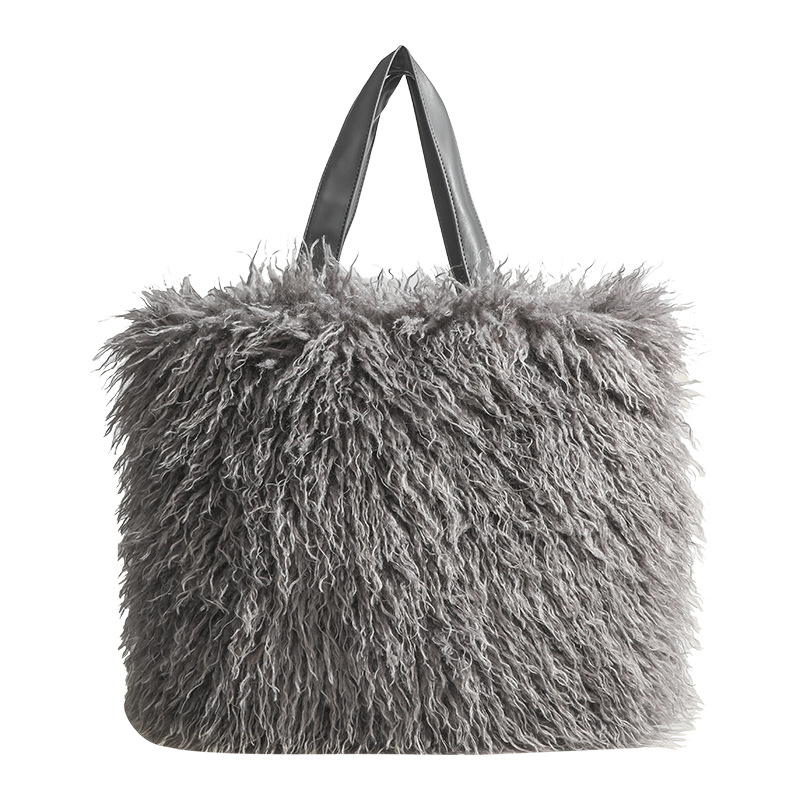 2024. aasta sügis-talv uus kvaliteetne laisa stiiliga suure mahutavusega kandekott, mis sobib ideaalselt plüüsist ühe õla kaasaskantava kaenlaaluse kotiga