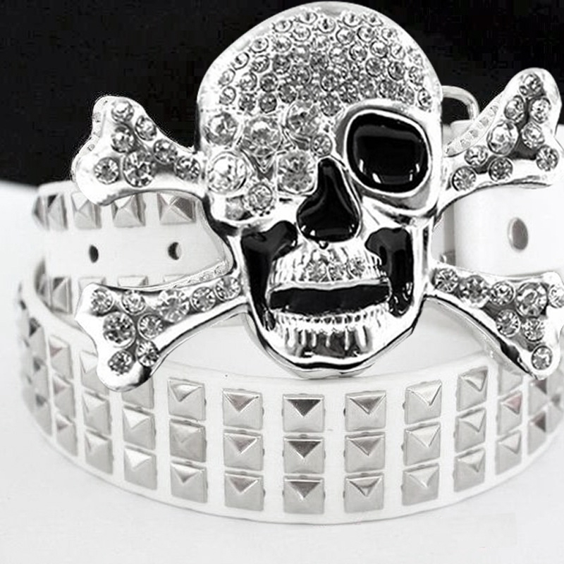 Prekogranični pojas s lubanjama i zakovicama, piramida, europski i američki pojas s četvrtastim perlama u punk stilu