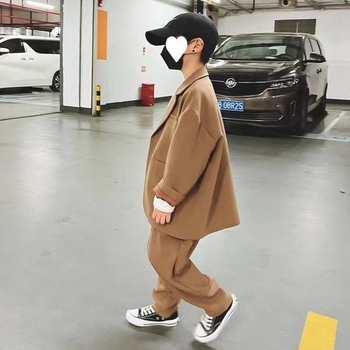 Laste ülikond, poistele, kevad- ja sügiskleit, lilleline neiu, nägus, tänavapoiss, vabaaja, trendikas, väike ülikond