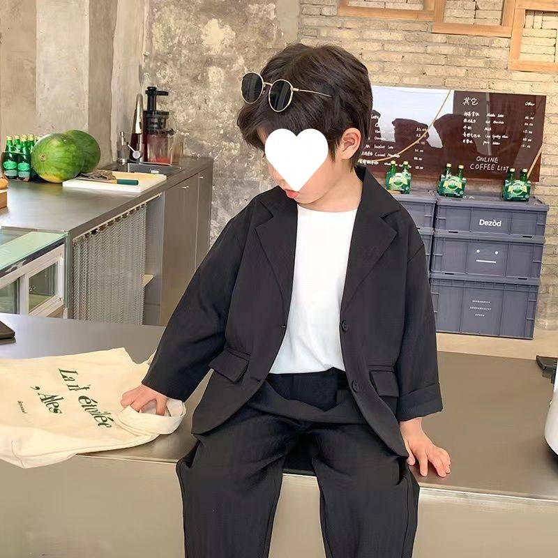 Laste ülikond, poistele, kevad- ja sügiskleit, lilleline neiu, nägus, tänavapoiss, vabaaja, trendikas, väike ülikond