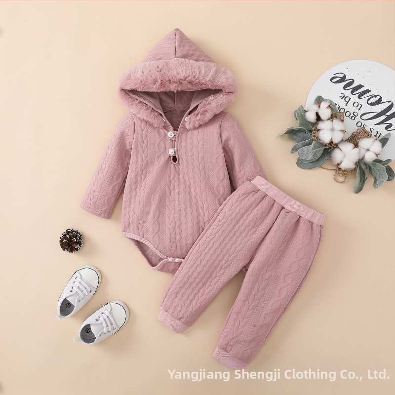 Piiriülene e-kaubandus on spetsialiseerunud Amazon Temu beebi vastsündinu Tiktoki talvistele kapuutsiga romperitele, kaheosalistele komplektidele.