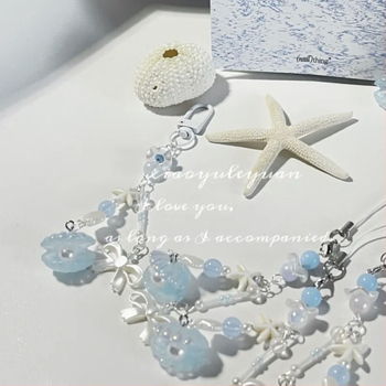 [Zilā gliemežvāka] Ar rokām darināta pērlīšu piekariņa ar zilu jūras leģendu, vēja atslēgu piekariņa soma, kameras ķēdīte