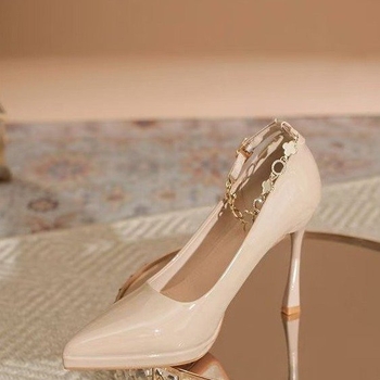 Μονόχρωμα ψηλοτάκουνα παπούτσια με μυτερό τακούνι 2024 Νέα ψηλοτάκουνα παπούτσια με χοντρή σόλα και τακούνι στιλέτο, μοντέρνα γυναικεία παπούτσια