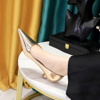 230-7 Europski i američki stil retro mode jednostavne i udobne niske pete s mačjom petom, plitke, šiljaste, banketne ženske cipele za proljeće i jesen, jednoslojne cipele