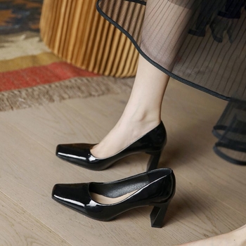 Γυναικεία ψηλοτάκουνα με κρεμ-λευκό τακούνι, μόδα, φθινόπωρο 2024, νέα, μικρά, τετράγωνα, ευέλικτα, επαγγελματικά, μαλακά, δερμάτινα, μονόστρωτα παπούτσια για καθημερινές μετακινήσεις, για γυναίκες