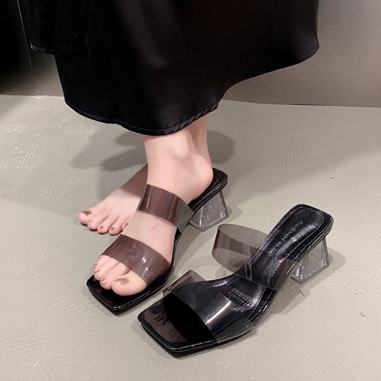 Užsienio prekybos didelių dydžių šlepetės moterims 2024 m. vasaros naujos krištolinio kulno storo kulno aukštakulniai moteriškos vienos eilutės basutės