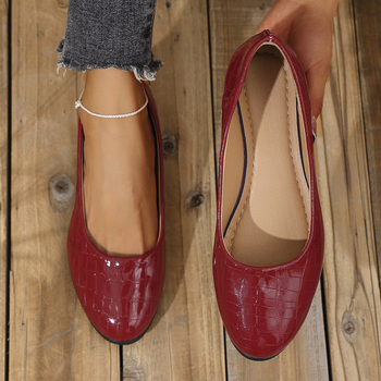 Európske a americké zahraničné obchodné plus veľkosti ležérne ploché fazuľové topánky 2025 jarné nové špicaté mäkké spodné plytké topánky pre ženy