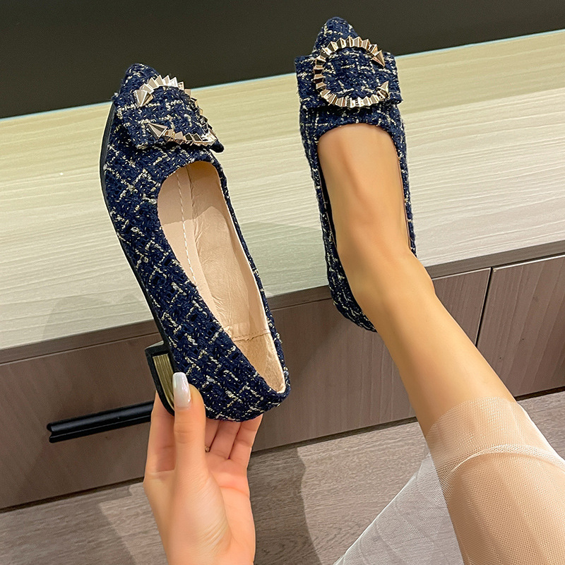 Nízke jednovrstvové topánky Sladké ležérne dámske topánky Jarné nové cezhraničné plus size módne špicaté nízke podpätky ploché topánky jednovrstvové topánky