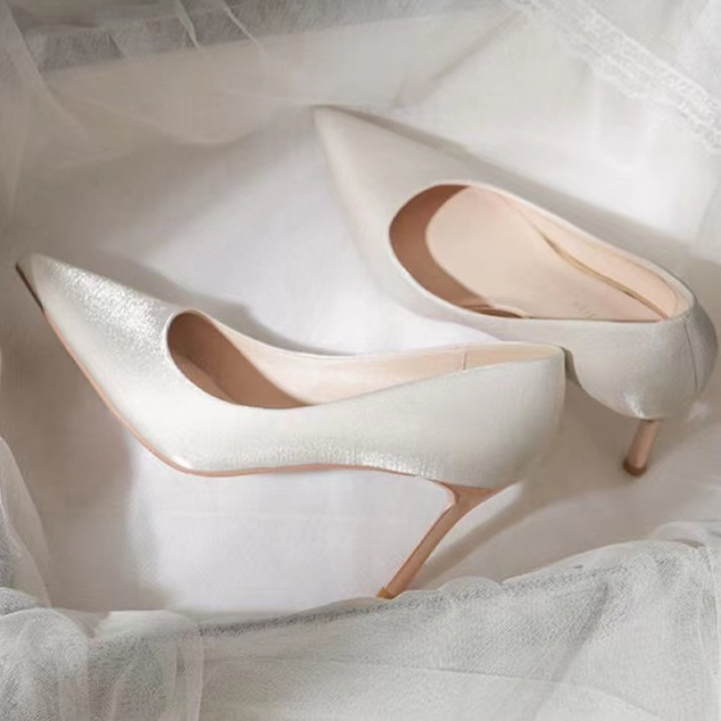 Glavna vjenčanica Vjenčane cipele Nisu umorna stopala 2024 Nova kristalno crvena haljina Kineska mladenka Hexiu Dva odijela Gao Yun Hao