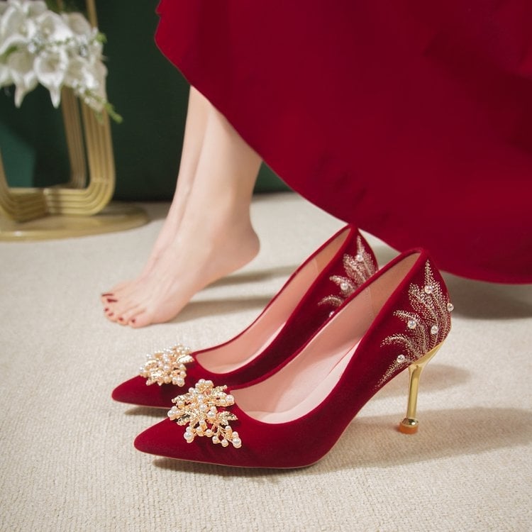Červené svadobné topánky jar a leto 2024 nové svadobné šaty Xiuhe svadobné topánky na dvoch podpätkoch nízky podpätok vysoké podpätky dámske ihličkové podpätky