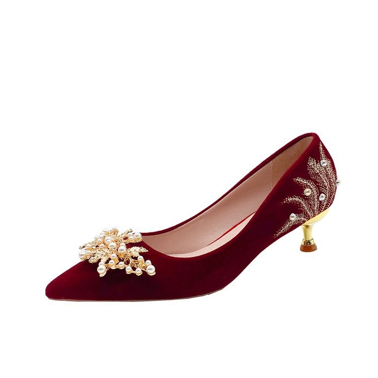 Červené svadobné topánky jar a leto 2024 nové svadobné šaty Xiuhe svadobné topánky na dvoch podpätkoch nízky podpätok vysoké podpätky dámske ihličkové podpätky