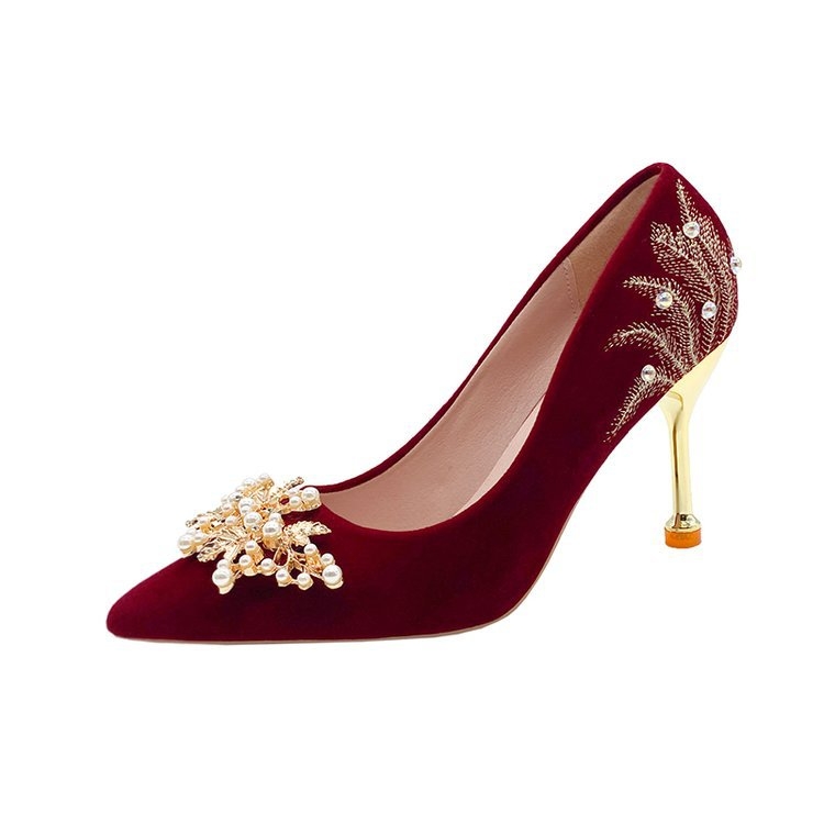 Červené svadobné topánky jar a leto 2024 nové svadobné šaty Xiuhe svadobné topánky na dvoch podpätkoch nízky podpätok vysoké podpätky dámske ihličkové podpätky