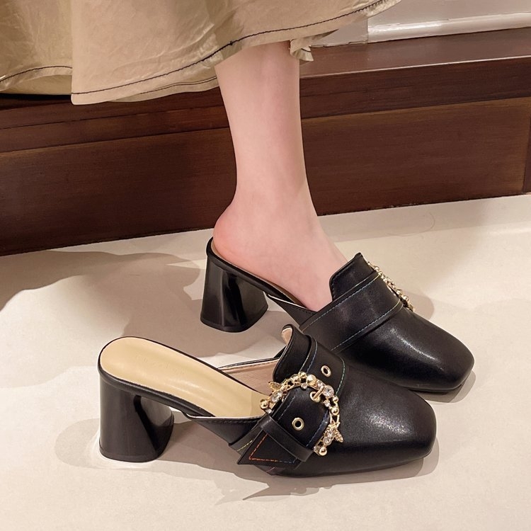 Väliskaubanduse pluss-suuruses sandaalid ja sussid Naiste suvi 2025 Uued suvised paksu kontsaga kandilise kontsaga kingad Pealisrõivad Baotou poolsussid