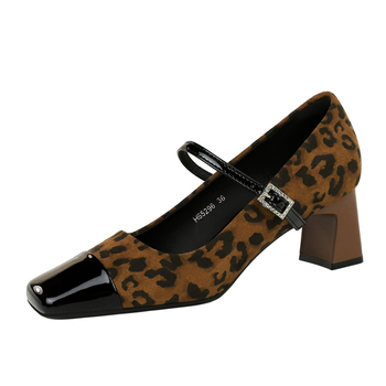 5296 Γυναικεία Παπούτσια Ευρωπαϊκού και Αμερικανικού Στυλ, Χοντρό Τακούνι στη Μέση Στάση, Ρηχό, Τετράγωνο Ραφτό Κεφάλι, Μονά Σουέτ με Λεοπάρ Στάμπα και Αγκράφα με Στρας