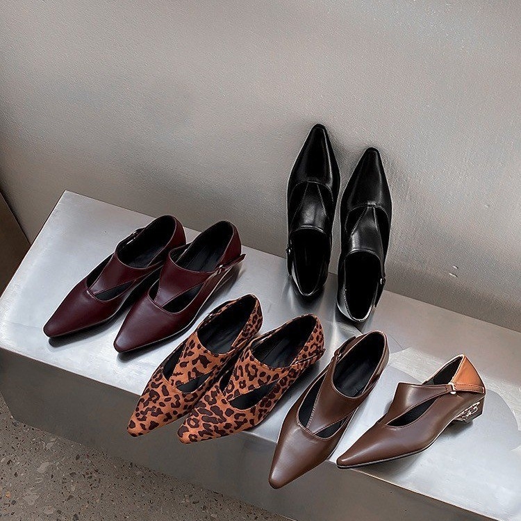 Dámske vintage módne leopardie špicaté topánky na hrubom podpätku s vysokým podpätkom, sexy Mary Jane, jar 2025, nové britské módne duté jednovrstvové topánky