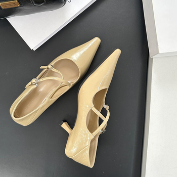 προτείνουμε τα ψηλοτάκουνα παπούτσια Mary Jane με γαλλική μυτερή γραμμή, γυναικεία παπούτσια εργασίας Mary Jane για την άνοιξη και το φθινόπωρο του 2025, κομψά και ρηχά τακούνια στιλέτο.