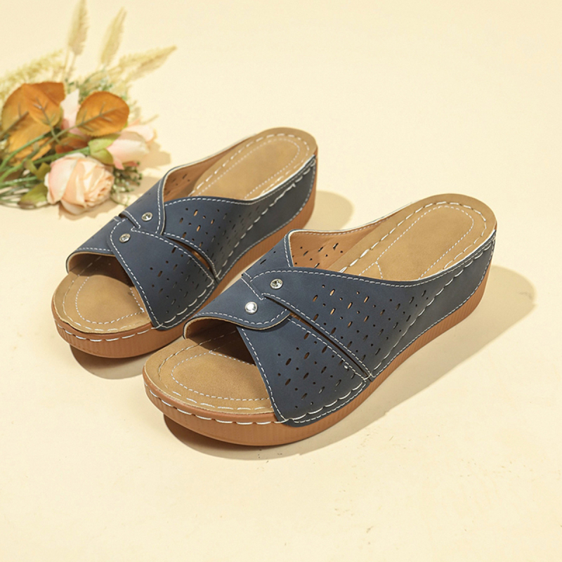 Užsienio prekybos plius dydžio 2025 m. vasaros naujos šlepetės, universalios, žemo pleišto šlepetės, lengvos ir patogios, storos šlepetės moterims.