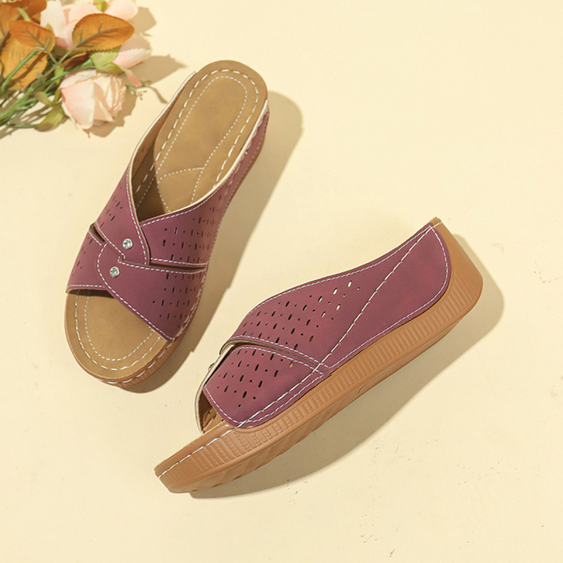 Užsienio prekybos plius dydžio 2025 m. vasaros naujos šlepetės, universalios, žemo pleišto šlepetės, lengvos ir patogios, storos šlepetės moterims.