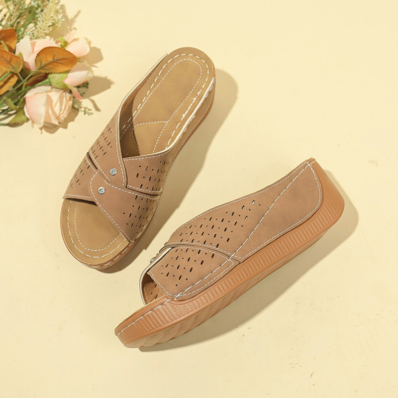 Užsienio prekybos plius dydžio 2025 m. vasaros naujos šlepetės, universalios, žemo pleišto šlepetės, lengvos ir patogios, storos šlepetės moterims.