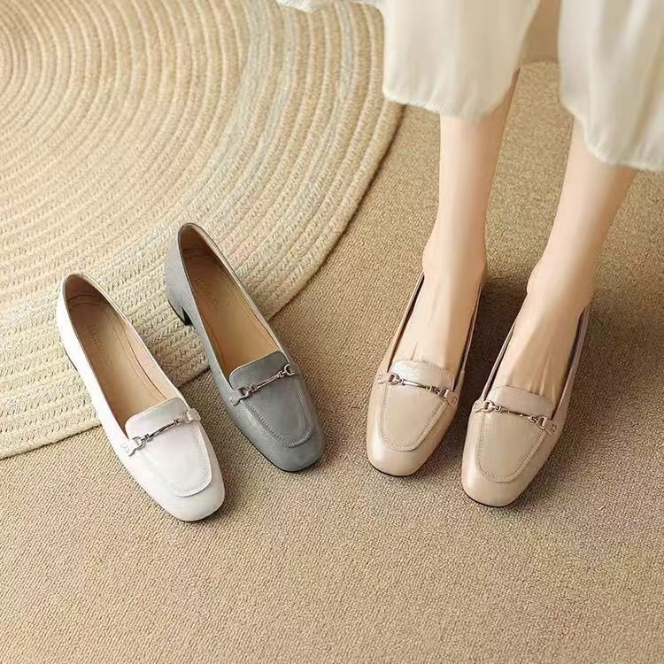 Ženske mokasine od mekane kože u britanskom stilu, proljeće 2025., nove francuske cipele s debelom petom, četvrtastim vrhom, plitkim ustima, jednoslojne cipele s srednjom petom, male kožne cipele