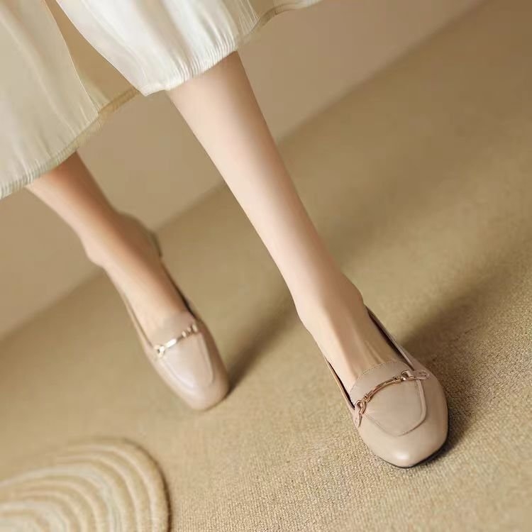 Ženske mokasine od mekane kože u britanskom stilu, proljeće 2025., nove francuske cipele s debelom petom, četvrtastim vrhom, plitkim ustima, jednoslojne cipele s srednjom petom, male kožne cipele