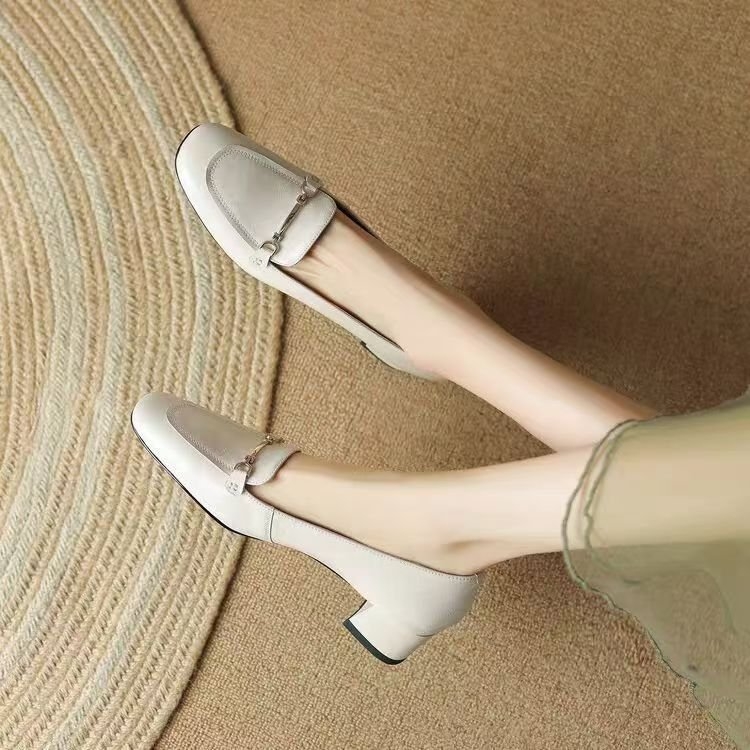 Ženske mokasine od mekane kože u britanskom stilu, proljeće 2025., nove francuske cipele s debelom petom, četvrtastim vrhom, plitkim ustima, jednoslojne cipele s srednjom petom, male kožne cipele