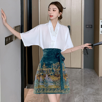 Καλοκαίρι 2024 Νέο Κινέζικο Στυλ Μικρό Αντράκι με Κεντημένο Τοπ Κοντή Ολόσωμη Φούστα με Δαντέλα και Στάμπα με Άλογο, Μοντέρνα