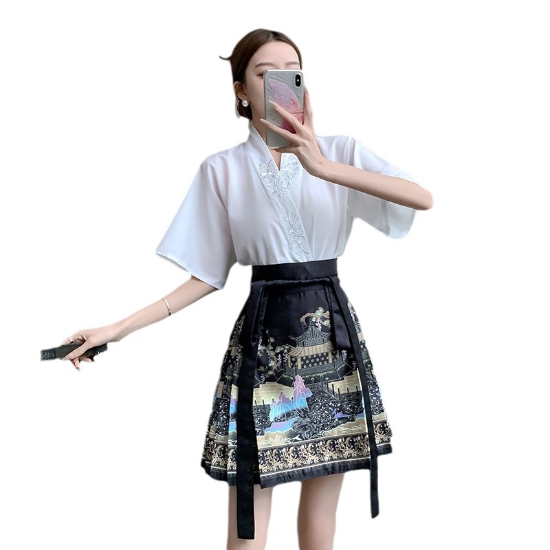 Ljeto 2024. Novi kineski stil, mali čovjek s ovratnikom, izvezeni top, kratka jednodijelna suknja s printom konja, moderna