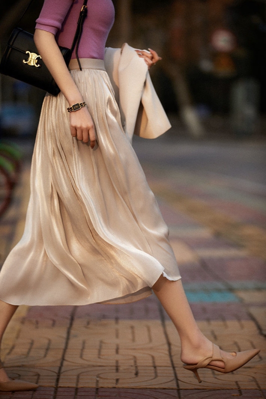 Jarná a letná 2024 Nová jemná stuha, medená amoniaková hodvábna sukňa, dámska skladaná sukňa s vysokým pásom, dlhá sukňa s rozprávkovou módou