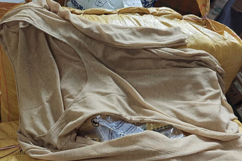 Rochie de plajă cu guler rotund, cu protecție solară, cu mânecă lungă și spate fără bretele 2023