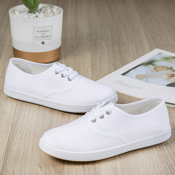 Grynai balti sportbačiai, berniukų ir mergaičių slaugytojų bateliai, skirti gimnastikos mokykloms, maži balti bateliai, kovos menų bateliai, plokščiapadžiai bateliai, skirti darbui ligoninėje