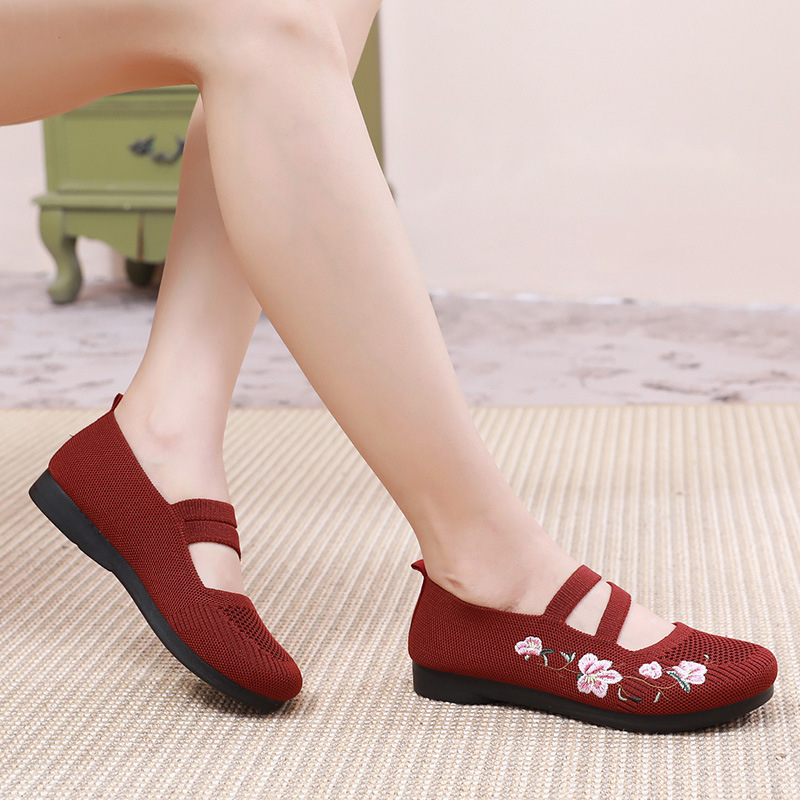 2024. aasta kevad- ja suveuue stiili vanad Pekingi riidest kingad naistele, madala suuga tikitud emakingad, hingavad libisemiskindlad pehme tallaga kingad naistele