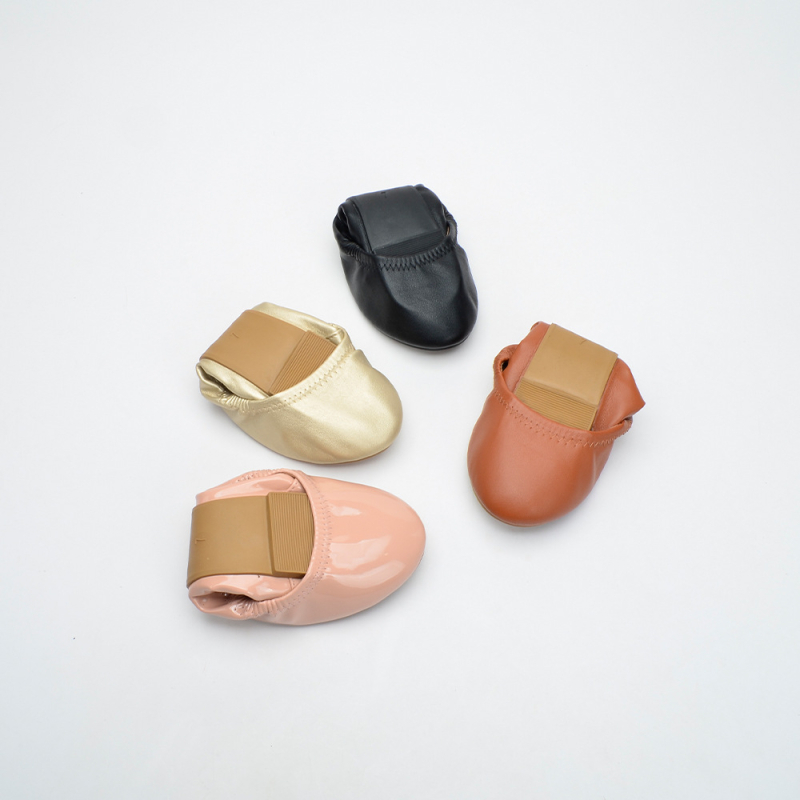 Dámske topánky s mäkkou podrážkou v zahraničnom obchode s okrúhlou špičkou, ležérne plytké topánky v európskom a americkom štýle, nýtované topánky s vajíčkovými rolkami, dámske topánky