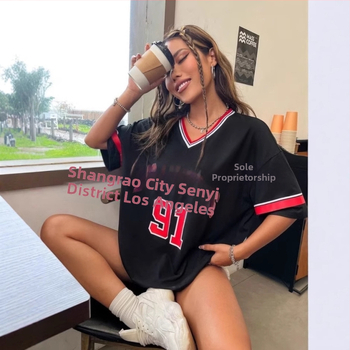 Dámske voľné tričko s potlačou európskych a amerických športov Los Angeles s pruhovaným lemom a výstrihom do V