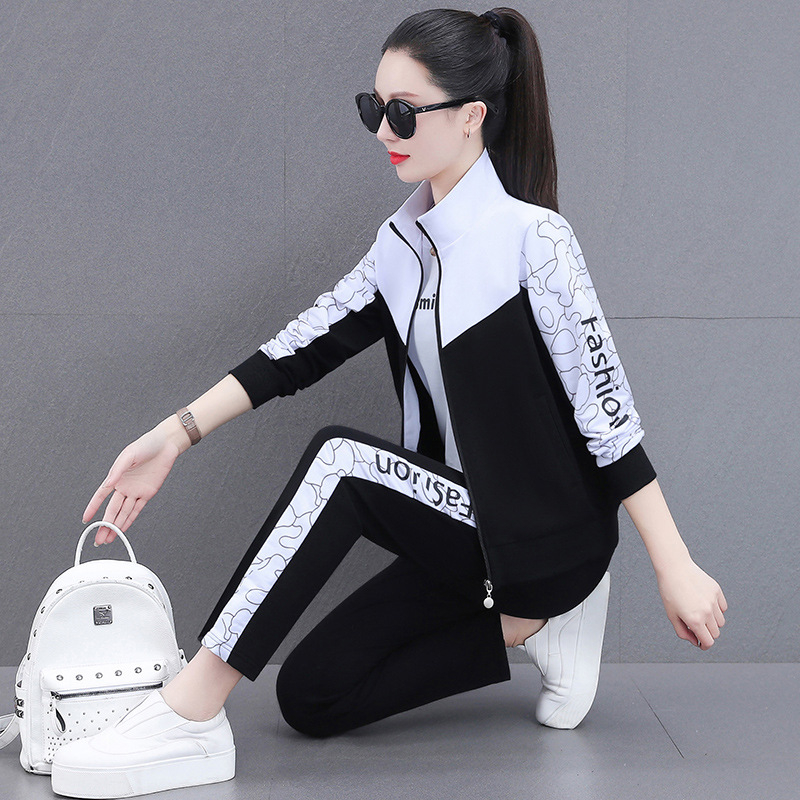 Žensko sportsko odijelo za proljeće i jesen 2023., novi modni ležerni zapadnjački stil, tanki set od tri dijela za trčanje, jednostavan