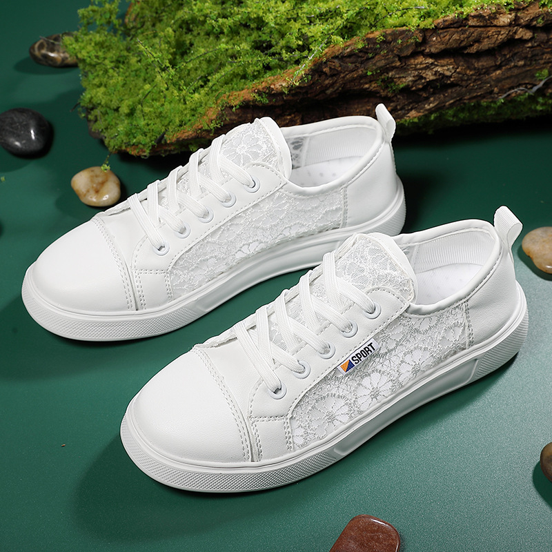 Λευκά γυναικεία παπούτσια 2023 καλοκαίρι νέα ευέλικτα αναπνεύσιμα φλατ αθλητικά sneakers με κοψίματα και mesh, λεπτό στυλ