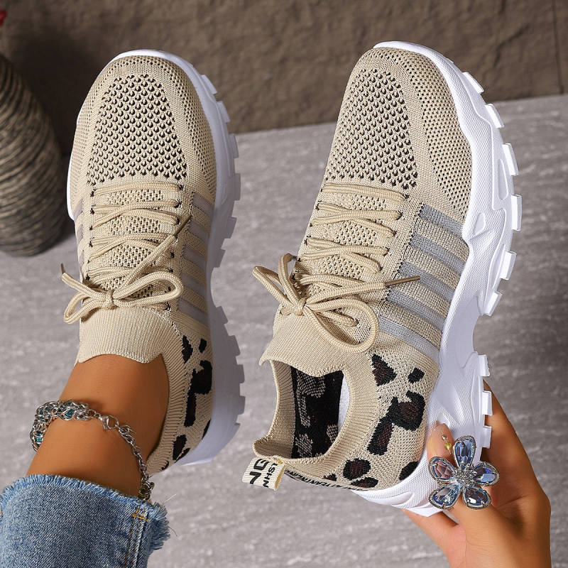 Tarptautinis tiesioginis pristatymas. Universalūs moteriški batai su „Fly-Knit“ technologija 2025 m. pavasariui, vasarai ir rudeniui. Sportiniai laisvalaikio bateliai iš tinklinio audinio. Lengvi, kvėpuojantys ir patogūs.