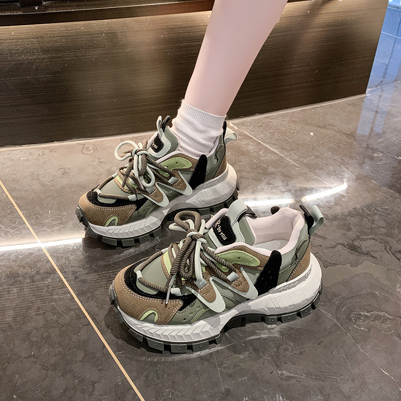 Uued paksu tallaga Forrest Gump kingad naistele internetikuulsuste kuumade värvidega sobivad topeltkingapaelad Retro Torre kingad naiste kevad- ja sügisesed vabaaja tossud