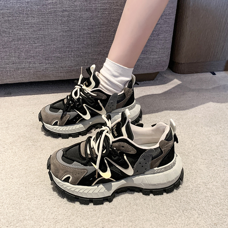 Uued paksu tallaga Forrest Gump kingad naistele internetikuulsuste kuumade värvidega sobivad topeltkingapaelad Retro Torre kingad naiste kevad- ja sügisesed vabaaja tossud