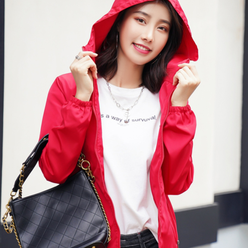 Dámsky krátky kabát pre páry z roku 2024, jar a jeseň, nová voľná bunda v kórejskom štýle s opaľovacím krémom, študentská bunda s kapucňou