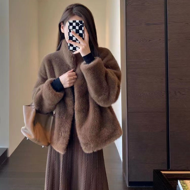 Nova jesenska kratka jakna od krzna s ovratnikom od kornjače, sve u jednom, ležerna ekološki prihvatljiva, široka za žene, 2024.