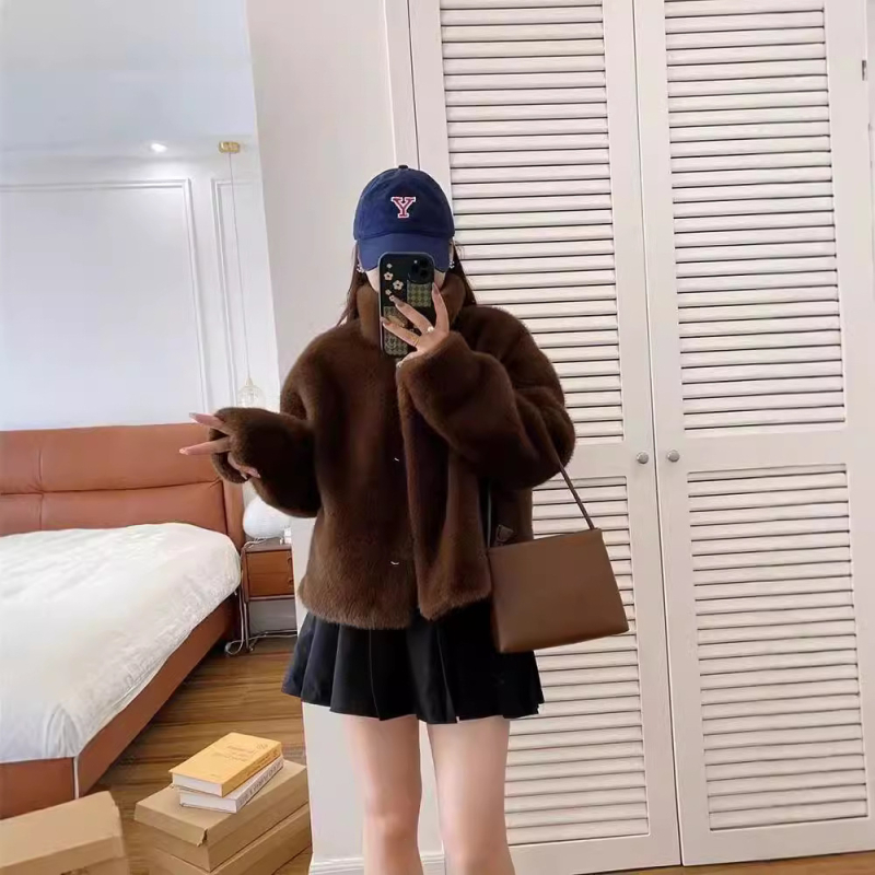 Nova jesenska kratka jakna od krzna s ovratnikom od kornjače, sve u jednom, ležerna ekološki prihvatljiva, široka za žene, 2024.