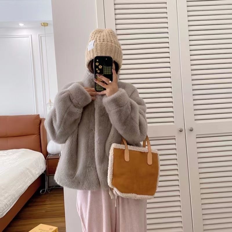 Nova jesenska kratka jakna od krzna s ovratnikom od kornjače, sve u jednom, ležerna ekološki prihvatljiva, široka za žene, 2024.