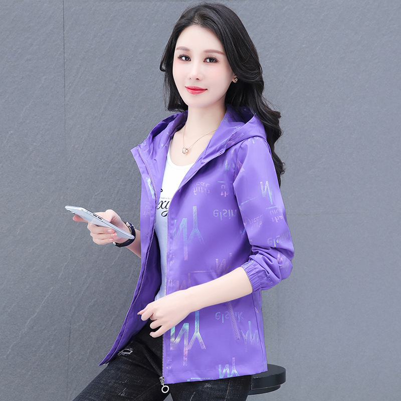 Kora őszi felsőruházat női kapucnis, vékony, laza 2025-ös új tavaszi és őszi stílusú nagy méretű, sokoldalú, lezser kabát