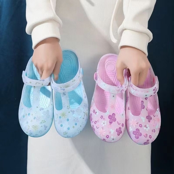 Naujos vasarinės moteriškos basutės su spauda ir skylutėmis, želė bateliai, basutės ir šlepetės, moteriški viršutiniai drabužiai, neslystantys batai, moteriški viršutiniai drabužiai, basutės