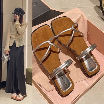 Παντόφλες με χοντρό τακούνι και σταυρωτό λεπτό τακούνι, καλοκαιρινά εξωτερικά ρούχα για γυναίκες, 2025, νέα κομψά, όμορφα, δύο τεμαχίων σανδάλια, γαλλικά μαύρα σανδάλια
